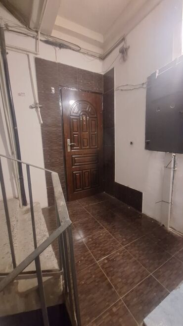 biləcəri ağ saray: Mənzil — 3-ci mərtəbə, giriş qapısı 167 nömrəli mənzilə açılır. Geniş