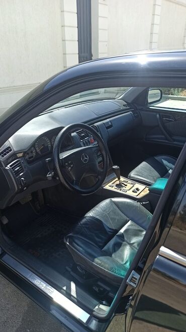 Mercedes-Benz: Mercedes-Benz E-Class W210 sedan - Kuzov: 4 qapılı sedan, qara rəng - — 20