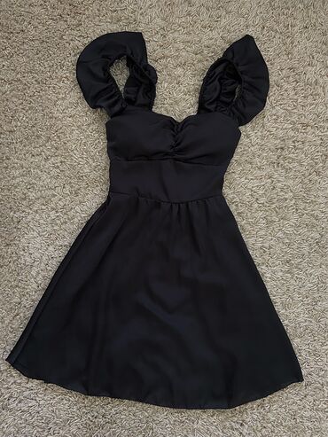 puf suknje: Prelepa haljinica sa puf rukavima,S