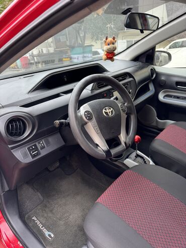 Toyota: Toyota Prius: 1.5 l | 2016 il Hetçbek — 6