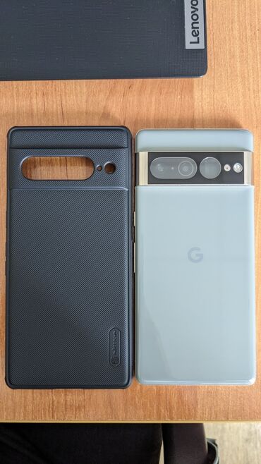 сотовые телефон: Продаю защиту на камеру Google pixel 7pro черного цвета, есть 2 штуки