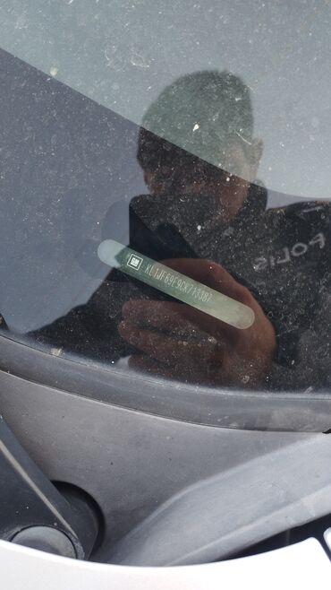 Chevrolet: Chevrolet Cruze sedan – gümüşü rəng Əsas məlumatlar: - Model — 4