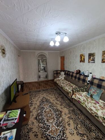 многоквартирный дом барачного типа: 3 бөлмө, 58 кв. м, 104-серия, 2 кабат, Косметикалык ремонт