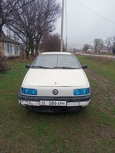 белый пассат: Volkswagen Passat: 1992 г., 1.8 л, Механика, Газ, Седан