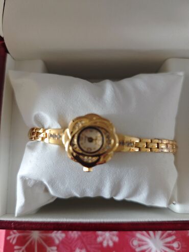 Qol saatları: Hədiyyəlik Qadın qol saatı – qızılı rəng, daş bəzəkli hədiyyə qabında — 4