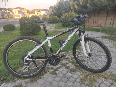 hybrid velosiped: İşlənmiş Dağ velosipedi Scott, 26"