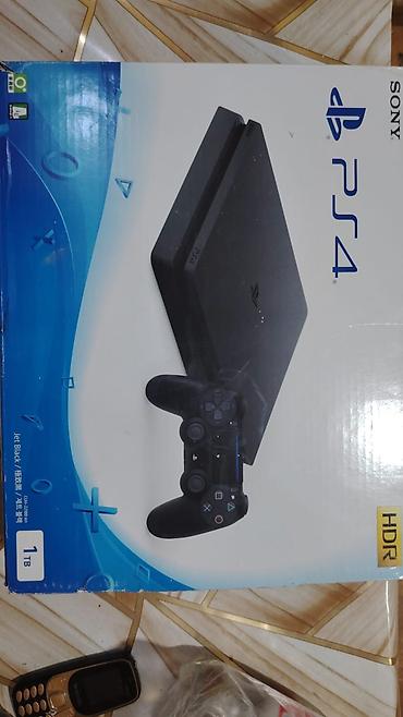 jet: Sony PlayStation 4 (PS4) – Jet Black, 1 TB, HDR dəstəyi — 1