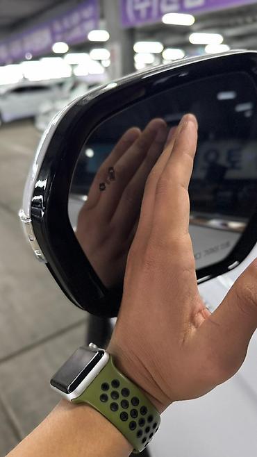 Другие детали кузова: Внедорожник (белый кузов, белый элементы) Ключевые особенности: - — 10