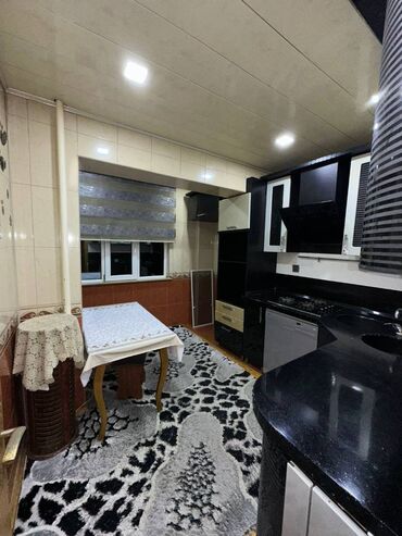 Uzunmüddətli kirayə mənzillər: Suraxanı Rayonu Yeni Günəşli D Massivi Ballı Market 4 otaq. Mərtəbə — 1