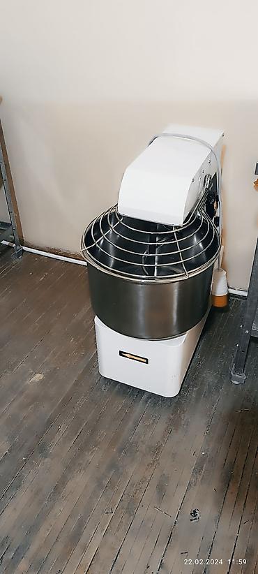 Другое хлебопекарное оборудование: Аппарат для пекарни: тестоделитель-округлитель Dutchess JN + — 5