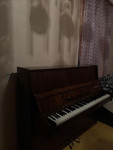 Upright pianino – Tokkata markası - Tip: Akustik upright pianino -