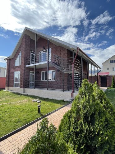 продажа дом в беловодске: Таунхаус, Чолпон-Ата, Детская площадка, Барбекю
