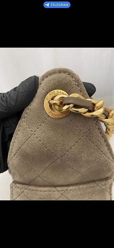брелок майнкрафт: Сумка-ведро Chanel из замши с фирменной стежкой “каре”. - Материал — 6