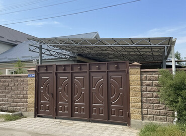 Продажа домов: Полдома, 56 м², 3 комнаты, Собственник — 1