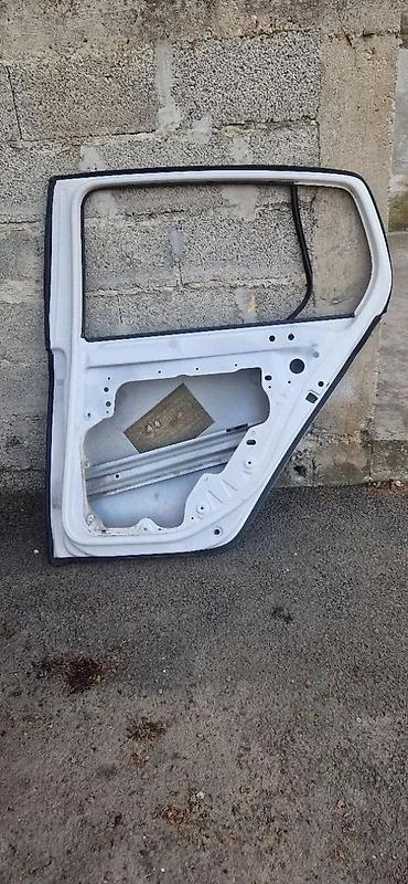 svilajnac auto dizalice: GOLF 6 ZADNJA DESNA VRATA BELA LB9A | Zadnja desna vrata za GOLF 6 — 1