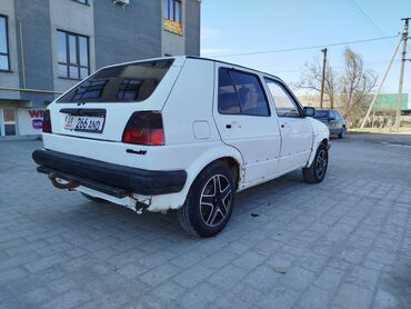 Volkswagen: Ассаламу алейкум Гольф-2 сатылат жылы-1987 объем 1.8 Бензин + Газ