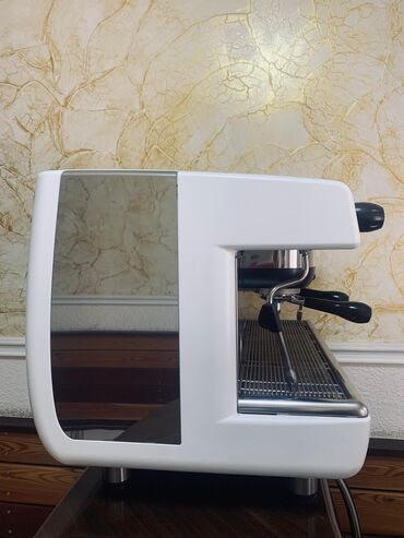 капсульная кофемашина squesito rotonda: Кофе кайнаткыч, кофе машина, Колдонулган, Өзү алып кетүү
