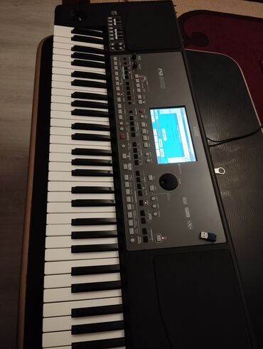 Kitablar və jurnallar: Korg pa 600 super veziyetde az islenmis