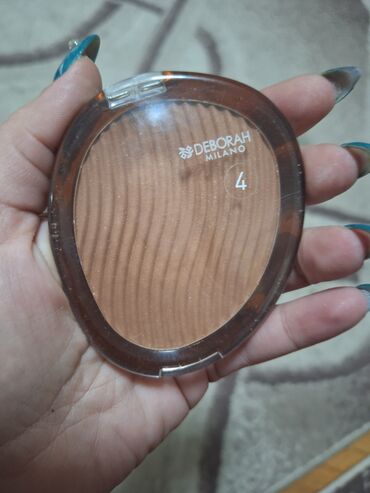 max factor sjaj: Deborah Milano bronzer u nijansi broj 4 odlična pokrivena moc za