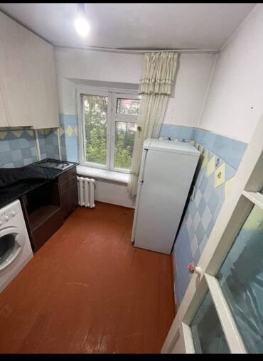 Офисы: 2 комнаты, 42 м², 104 серия, 2 этаж, Косметический ремонт