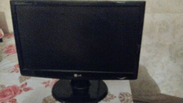 monitor 19: 1 eded LG monitoru satilir. ekran HD 720p destekleyir, islenmisdir