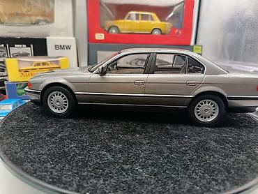skripka 43: BMW, 2026 il, 1:18, Dəmir, Ünvandan götürmə — 4