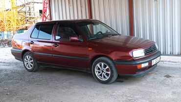 венто: Volkswagen Vento: 1992 г., 1.8 л, Механика, Бензин, Седан