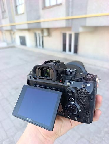 mercedes benz w221: Полнокадровая беззеркальная камера Sony Alpha a7 III с объективом Sony — 4
