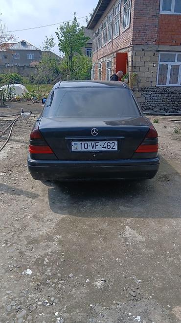 accent 1995: Mercedes-Benz C 180: 1.8 l | 1995 il Sedan — 2