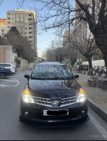 Nissan Tiida: 1.6 l | 2008 il Sedan