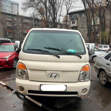 Коммерческий транспорт: Легкий грузовик, Hyundai, Стандарт, 1,5 т, Б/у at lalafo.kg Коммерческий транспорт: Легкий грузовик, Hyundai, Стандарт, 1,5 т, Б/у