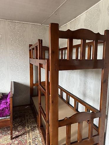 Двухъярусная деревянная кровать из массива (сосна/ель), классический