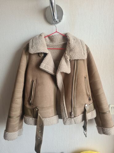 işlənmiş paltar: Женская куртка M (EU 38), цвет - Коричневый