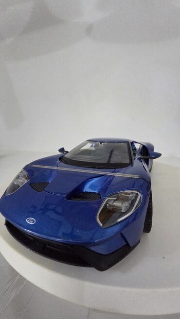 Модели автомобилей: Модель автомобиля Ford GT — коллекционная масштабная реплика в синем — 1