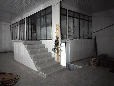 недвижимост: Светлое коммерческое помещение со сплошным витражным остеклением по — 1