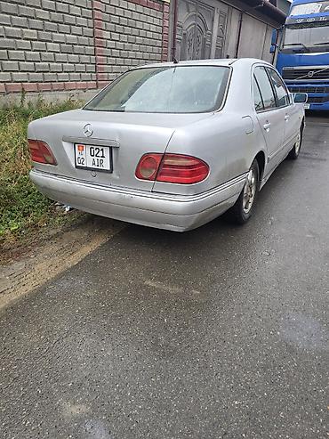 Mercedes-Benz : 1995 г., 2.3 л, Автомат, Бензин, Седан