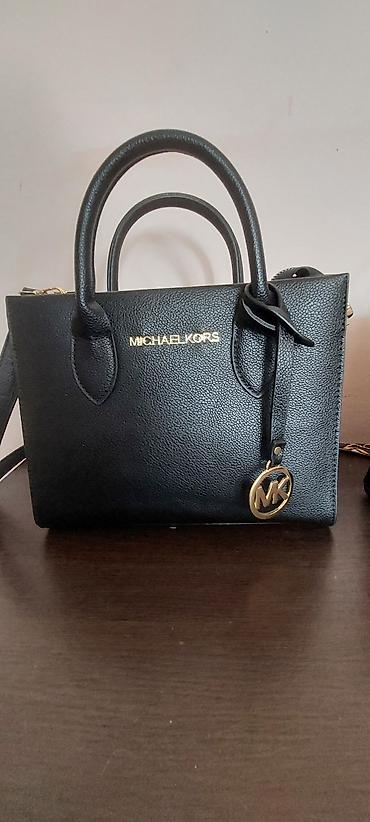 louis vuitton replike: Michael Kors ženska torba – crna, kožna, sa zlatnim detaljima - — 1