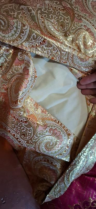 гусинный пух: Подушка пуховые продаю большие пышные 4 шт бу. цена 1000 сом за 1 — 4