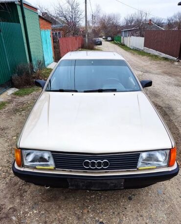 Audi 100: 1985 г., 2.2 л, Механика, Бензин, Седан