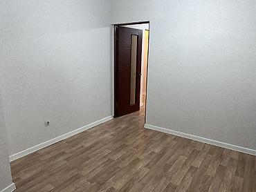 жалал абад недвижимости: 2 бөлмө, 68 м², 106-серия жакшыртылган, 7 кабат, Косметикалык оңдоо — 4