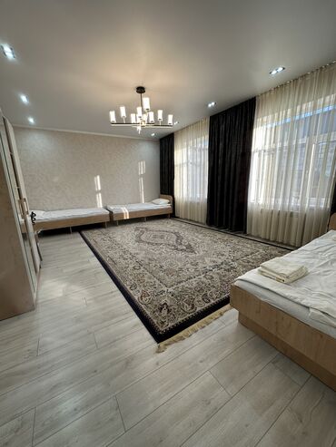 Посуточная аренда комнат: Комната с несколькими спальными местами и базовой меблировкой — 11