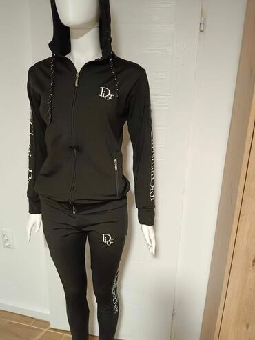 Gornji i donji deo: Trenerke ženske S,M,L,XL,XXL,3XL za samo 3200 din — 2