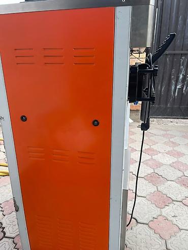 Оборудование для производства: В отличном состоянии Профессиональный аппарат для мягкого мороженого — 2
