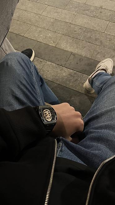 Qol saatları: Richard mille 52-01 dünyada limitli sayda buraxılan modeldir Saat — 2