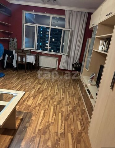 mərdəkan evlər: Evde 3 nefer xanim yasayir.1 nefer xanim otaq yoldasi axtarilir.Ev