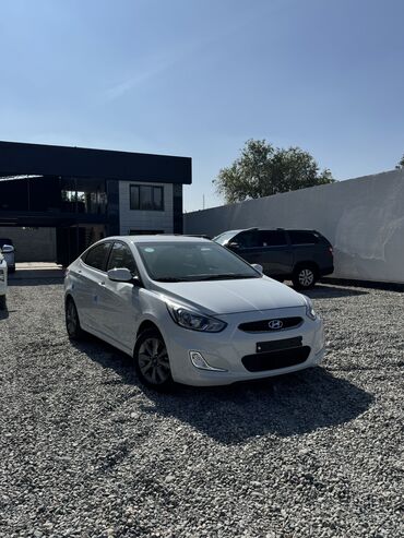 срочно продам авто в связи с переездом: Hyundai Accent: 2017 г., 1.4 л, Автомат, Бензин, Седан
