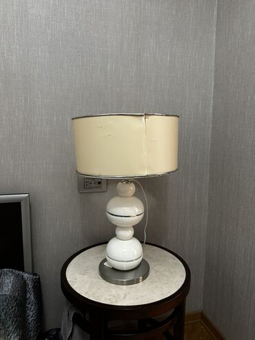 Masaüstü dekorativ lampa