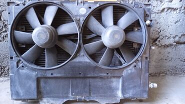 Радиаторы: Радиатор кондиционера в сборе, вентиляторы+диффузор. Мерседес 140. в