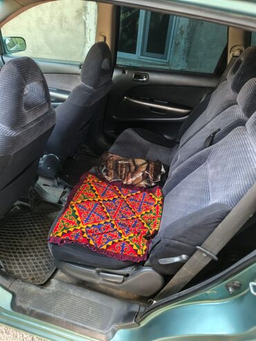 коврик на ист: Honda Stream: 2001 г., 0.2 - engine capacity л, Механика, Бензин, Вэн/Минивэн