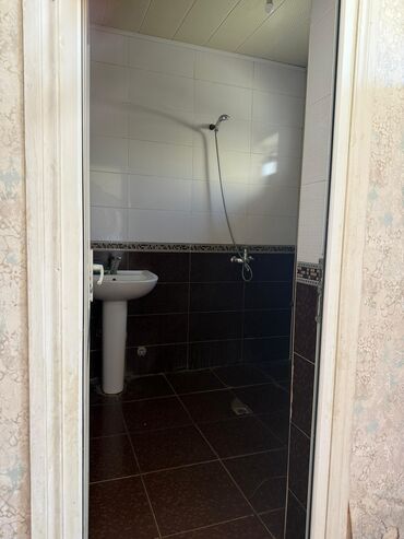 Həyət evləri və villaların satışı: Bakıxanov qəs. 5 otaqlı, 110 kv. m, Kredit yoxdur, Orta təmir — 5